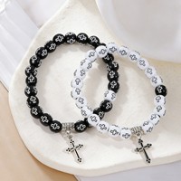 Bracelet croix assorti pour couple, perles noires et blanches, pendentif crucifix chrétien, bracelet religieux extensible, cadeau bijou