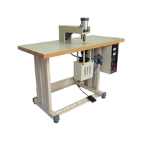Machine de soudage et de scellage automatique à ultrasons pour poignées de sacs non tissés, pour la scellage des ceintures de blouses chirurgicales, avec gaufrage de logo