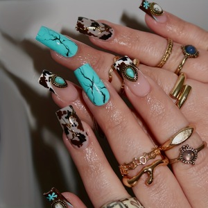 <span class=keywords><strong>Faux</strong></span> ongles à presser Longs Carrés Western, motif marbré turquoise et <span class=keywords><strong>vache</strong></span>, style Cowgirl, avec breloques en pierre turquoise vintage - Product Image 1