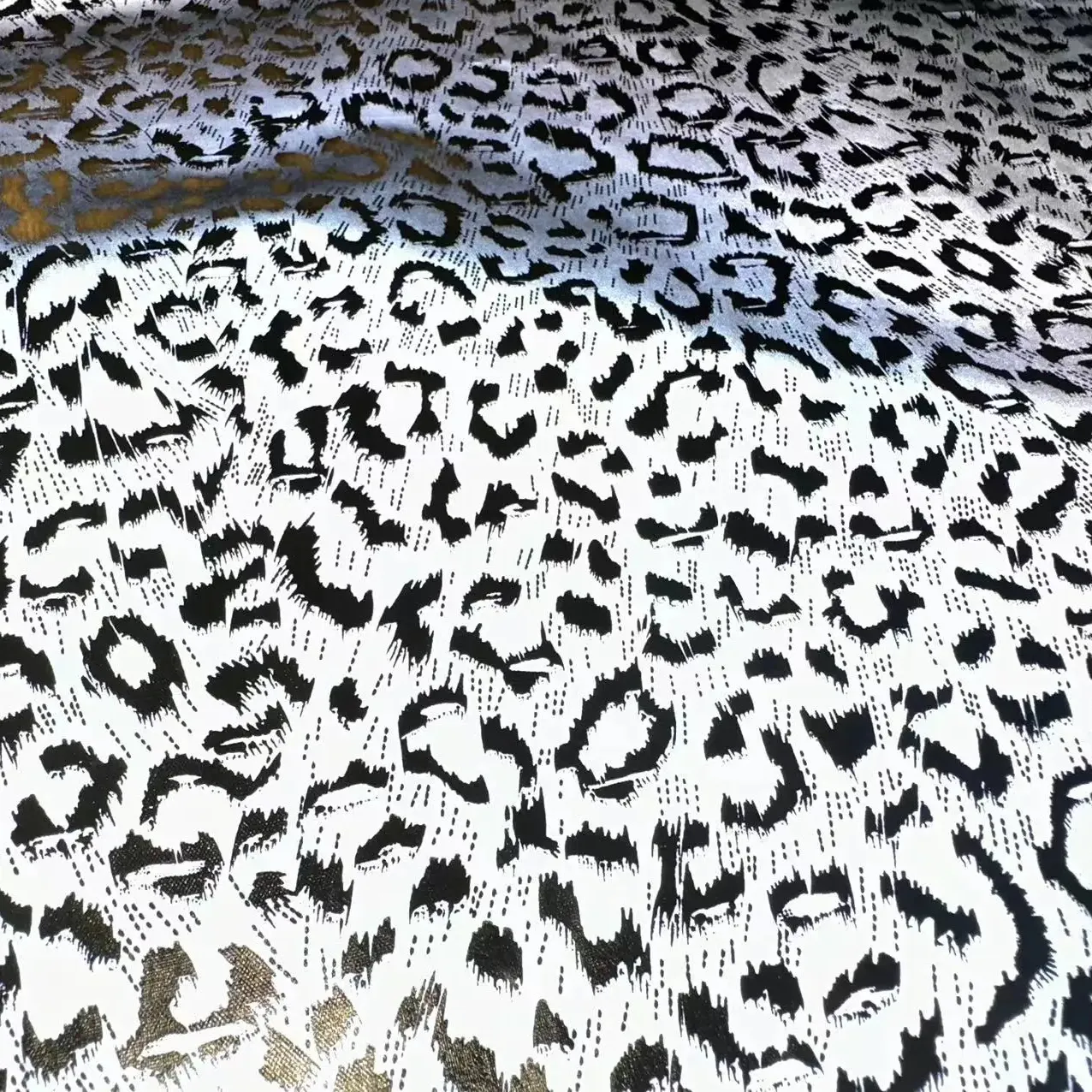 Elastischer reflektieren der Jogging-Yoga-Anzugs toff aus Polyester faser mit elastischem reflektieren dem Leoparden muster im Freien