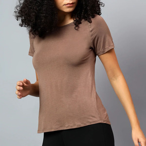 Fabricant en gros de vêtements de sport pour femmes, t-shirts de sport pour femmes à col rond, manches courtes, coupe ajustée, 100% polyester, couleur unie - Product Image 3