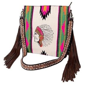 Bolso Western Artesanal Premium con Tela de Lana Texturizada, Detalles Florales en Cuero y Acabado Artesanal Único - Product Image 1