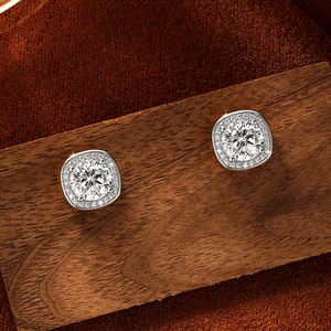 Nuovi Orecchini di Lusso con Moissanite da 2 Carati, Taglio Brillante Rotondo, Montatura a Griffe, Orecchini a Perno in Oro 14K, Orecchini a Perno Classici con Moissanite e Halo - Product Image 4