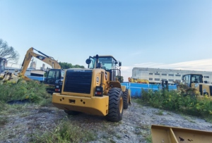Exportation à l'étranger de chargeuses sur pneus Caterpillar 966H d'occasion, machines de construction robustes pour grands terrains et mines - Product Image 6