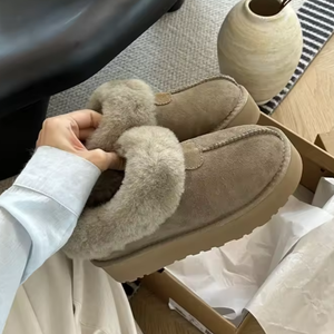 Bottes de neige pour femmes, pantoufles chaudes en fourrure pour l'hiver, semelle épaisse, haute qualité, confort, mode, fermeture à enfiler, chaussures décontractées d'extérieur, chaudes - Product Image 1