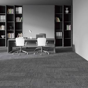 Dalles de moquette écologiques en polypropylène à boucles, motif puzzle moderne, 25*100cm, avec support en PVC commercial - Product Image 1