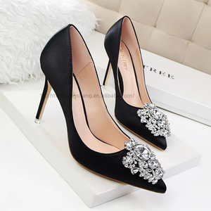 Escarpins verts pour femmes à bout pointu et talons aiguilles avec décoration en cristal, chaussures de cérémonie pour mariage et soirée - Product Image 2