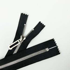 <strong>High</strong> Quality Hot Selling <strong>High</strong>-end Durable 5 # Bright Gun Closure Metal <strong>Zipper</strong> for Clothing Pants <strong>Zipper</strong> - Product Image 2