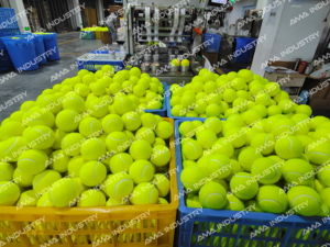 Pelotas de Pádel Presurizadas de Calidad Premium para la Edición España, Duraderas, Profesionales, para Entrenamiento y Competición - Product Image 6