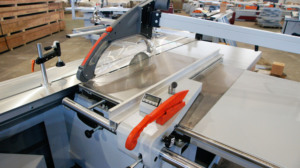 <span class=keywords><strong>Scie</strong></span> à panneaux automatique directe d'usine |   Table <span class=keywords><strong>de</strong></span> découpe coulissante <span class=keywords><strong>de</strong></span> 3200 mm |   Qualité professionnelle pour MDF, panneaux <span class=keywords><strong>de</strong></span> particules - Product Image 4