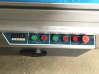 Scie à panneaux à glissière verticale de précision Rensolin avec moteur haute précision de 5,5 kW, capacité de 3200 mm pour la coupe du bois