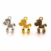 Fournisseur d'usine, vente chaude, mode, accessoires de bijoux en alliage DIY, charme animal, double face, 3D, petit pendentif mignon en forme de cheval