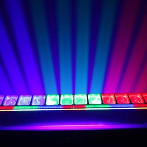 Luz Móvil LED de Alta Potencia de 600W con Efecto Estroboscópico DMX512 para Escenarios, Fiestas y Discotecas - Product Image 4