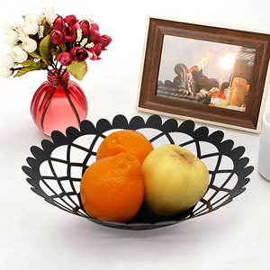 ชั้นวางของใน<span class=keywords><strong>ค</strong></span>รัว ถาดใส่ของว่างสำหรับโรงแรม บาร์ ถาดเสิร์ฟหรูหรา <span class=keywords><strong>จาน</strong></span>ผลไม้ดีไซน์สร้างสรร<span class=keywords><strong>ค</strong></span>์ <span class=keywords><strong>ตะกร้า</strong></span>ผลไม้โลหะสำหรับตกแต่งครัว - Product Image 2