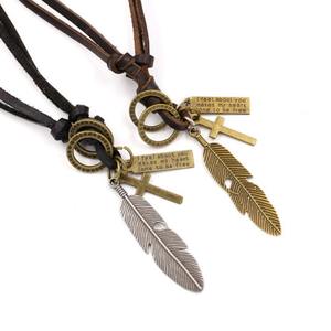 Женское колье с подвеской в виде пера - Product Image 1