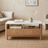 Table basse rectangulaire en bois avec plateau en marbre à l'aspect moderne et design cannelé, coins arrondis, pour salon