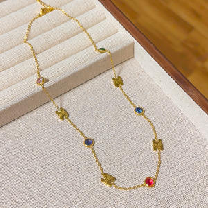 Collana di nicchia in acciaio inossidabile alla moda burlone avanzato senso catena di clavicola vera placcatura oro croce modello - Product Image 6