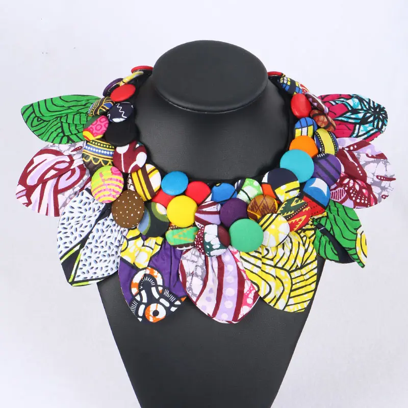 Collar Tribal con botón de Ankara para mujer, collar hecho a mano con forma de flor, WYA063