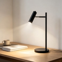 Lampe de table LED de style nordique transfrontalier pour salons et chambres d'hôtel ; Lumière d'ambiance de lecture de type projecteur, éclairage d'appoint