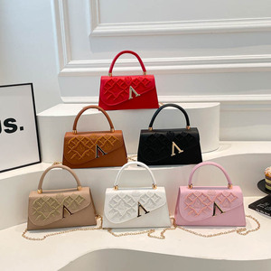 Bolsa Pequena de Mão Feminina 2026 Nova Coleção Luxo Leve Design Exclusivo Cores Contrastantes Bolsa Transversal de Ombro de Alta Qualidade para o Dia a Dia - Product Image 1