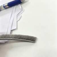 Bande d'étanchéité autocollante anti-poussière pour portes et fenêtres, joint en poils noirs pour cadres en PVC