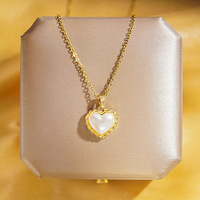 Collar de Lujo de Acero Inoxidable con Colgante de Oro de 18k, Perla, Concha, Zirconia, Trébol, Mariposa, Corazón, Letra CZ y Flor para Mujer