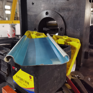 Machine de formage de tuiles pour la fabrication de volets de porte de garage en métal, profilage de canaux de 0,8 à 1,8 mm, commande automatique, haute productivité - Product Image 3
