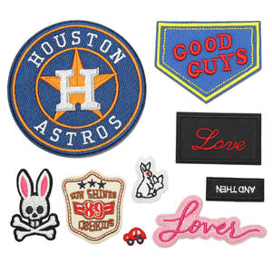 Elegante bordado de computadora lindo conejo insignia redonda serie de <span class=keywords><strong>letras</strong></span> en inglés bolsa de ropa pasta de tela decorativa - Product Image 1