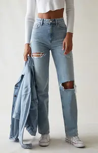 Fabrik gerades hellblaues zerrissene 90er-Jahre-Freund Jeans vintage klassisch lose Passform beschädigung zerstören beschädigte Damen-Denim-Jeans