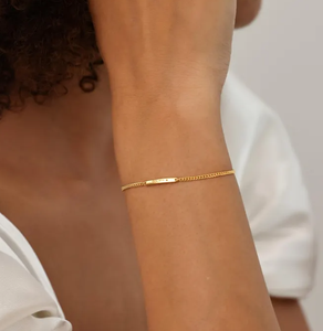 <span class=keywords><strong>Bracelet</strong></span> en plaqué or 18 ct avec nom d'animal de compagnie <span class=keywords><strong>Bracelet</strong></span> de petite barre avec symbole de patte <span class=keywords><strong>personnalisé</strong></span> empilable <span class=keywords><strong>pas</strong></span> <span class=keywords><strong>cher</strong></span> fait à la main bijoux en gros - Product Image 4