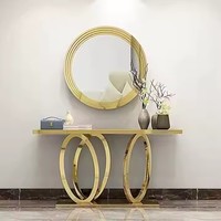 Console de salon en métal doré, miroir et marbre, au design moderne unique