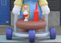 Poupée géante gonflable de 3 m en tissu Oxford avec logo et couleur personnalisés, modèle Sarah néerlandaise, pour événements publicitaires en extérieur