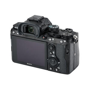 Película Protectora de Material 3M Antiarañazos Color Negro Sombra que Mejora el Agarre para <span class=keywords><strong>Sony</strong></span> <span class=keywords><strong>A7</strong></span> <span class=keywords><strong>III</strong></span>, A7R <span class=keywords><strong>III</strong></span> - Product Image 3