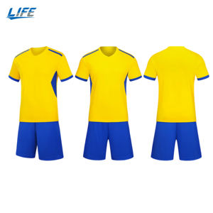 ชุดแข่งโครเอเชียแบบกำหนดเองสีขาวพร้อมตราสัญลักษณ์ หมายเลข และชื่อ ออกแบบฟรี - Product Image 1