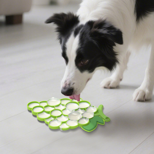 Tapis de léchage pour chiens et chats en silicone, gamelle distributrice d'aliments, durable, pour intérieur, personnalisable - Product Image 1