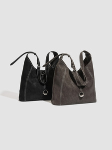<span class=keywords><strong>Sac</strong></span> à bandoulière hobo pour femme en similicuir, style grunge, avec anneau argenté, forme en U incurvée, intérieur spacieux, idéal pour les rendez-vous - Product Image 5