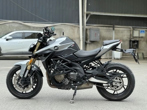 <span class=keywords><strong>Moto</strong></span> de rue haute performance QJMotor SRK600 600cc, refroidie par eau, adaptée aux pilotes expérimentés, parfaite pour la conduite en ville - Product Image 4