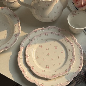 Tazza da Caffè in Ceramica 2026 Originale Francese con Bordo Rosa, Motivo Floreale in Rilievo, Stile Vintage di Lusso Leggero, Retrò, Adatta al Microonde, con Piattino - Product Image 2