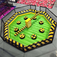 Tapis de saut gonflable mécanique Wipeout, bras de balayage gonflable en PVC, jeu gonflable Meltdown
