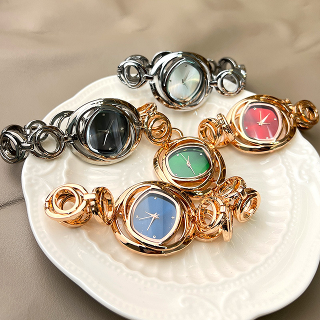 LP79 Luxury Classic Bracelet Watch for Women Fashion Rhinestone Square Dial Alloy Strap Quartz Watches Student Lady Wristwatch