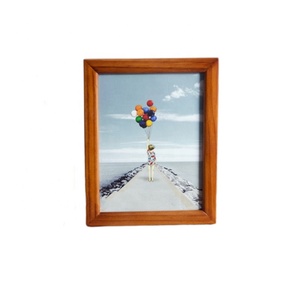 Cadre <span class=keywords><strong>photo</strong></span> européen simple en bois fait à la main, impression UV en pin, <span class=keywords><strong>collage</strong></span> de bureau sur pied pour les photos de fin d'études - Product Image 1