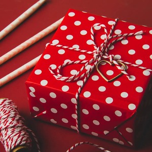 Custom Eco-Friendly Recyclable <b>Red</b> Polka Dot Coated <b>Paper</b> Roll Double-Sided Waterproof Art <b>Paper</b> for Gift Craft Packaging - Product Image 4