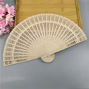 Ventilador de mão dobrável de madeira gravado personalizado para casamento fãs personalidade aniversário decoração de festa de bebê presentes para convidados