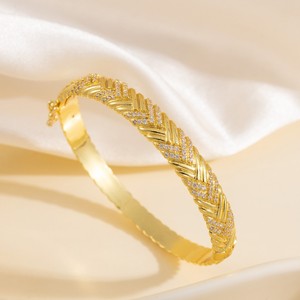<b>Copper</b> Alloy V-Shaped <b>Bracelet</b> Micro Set Zircon Gold And Silver Women's Jewelry Gift Geometric Design - Product Image 3