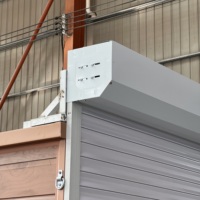 Garage préfabriqué en conteneur de 20 pieds, facile à installer, étanche, avec portes à enroulement électriques, design moderne, garantie 1 an