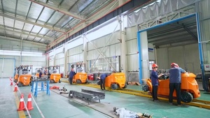 Xingzhou cpcd50 3 טון דיזל מלמלגזה 4wd פנימי מנוע מוצק צמיגים עבור חומר מפעל מחסן כבד - Product Image 5