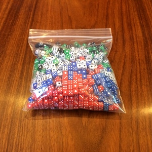Dados pequeños de acrílico de 5 mm con puntos multicolor para promoción, en stock - Product Image 5