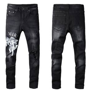 Jeans <span class=keywords><strong>en</strong></span> denim foncé épais 300 g/m² style rétro pour homme, coupe ajustée, effet vieilli, impression DTG par pulvérisation directe, streetwear, fabrication OEM - Product Image 1