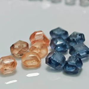 Diamant rond brillant HPHT Fancy Vivid cultivé en laboratoire, couleur D, certifié, matière première pour la fabrication de bijoux - Product Image 1