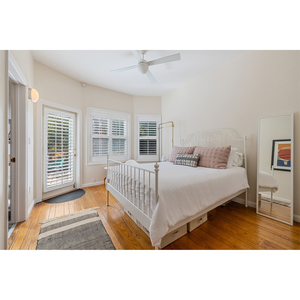 Blanc Couleur Angleterre Australie style <span class=keywords><strong>Baie</strong></span> <span class=keywords><strong>Vitrée</strong></span> coulissante en <span class=keywords><strong>bois</strong></span> véritable en <span class=keywords><strong>bois</strong></span> d'obturation de Plantation - Product Image 1